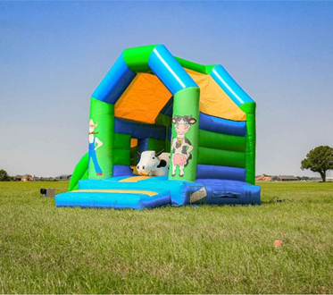 Springkussen met boerderij thema