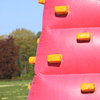 Rechtsvoor springkussen klimtoren piramide