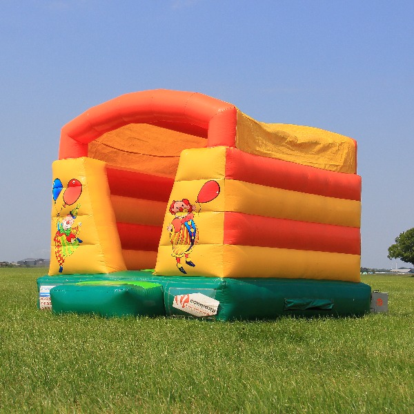 Rechtsvoor springkussen indoor bouncer